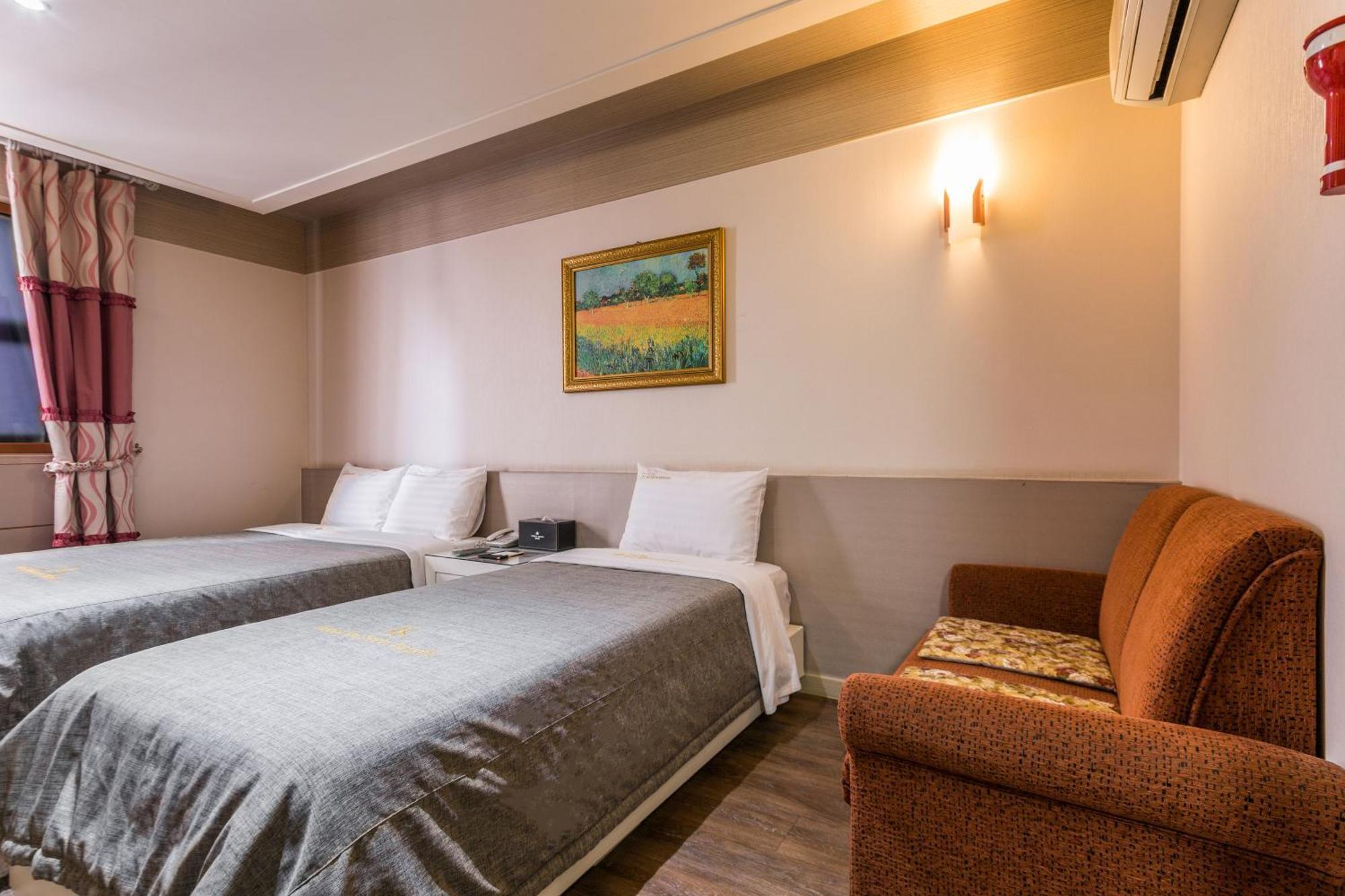 Standard Twin Room