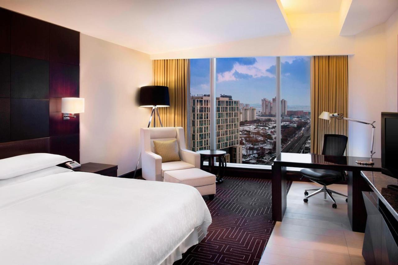 Guest room 1 King City view