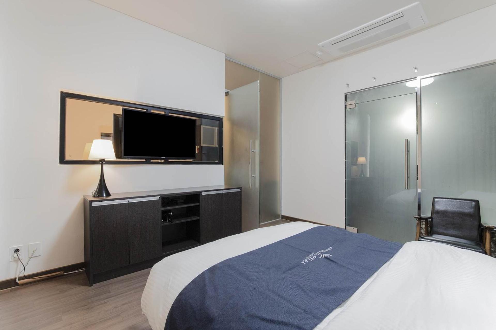 Deluxe Family Suite